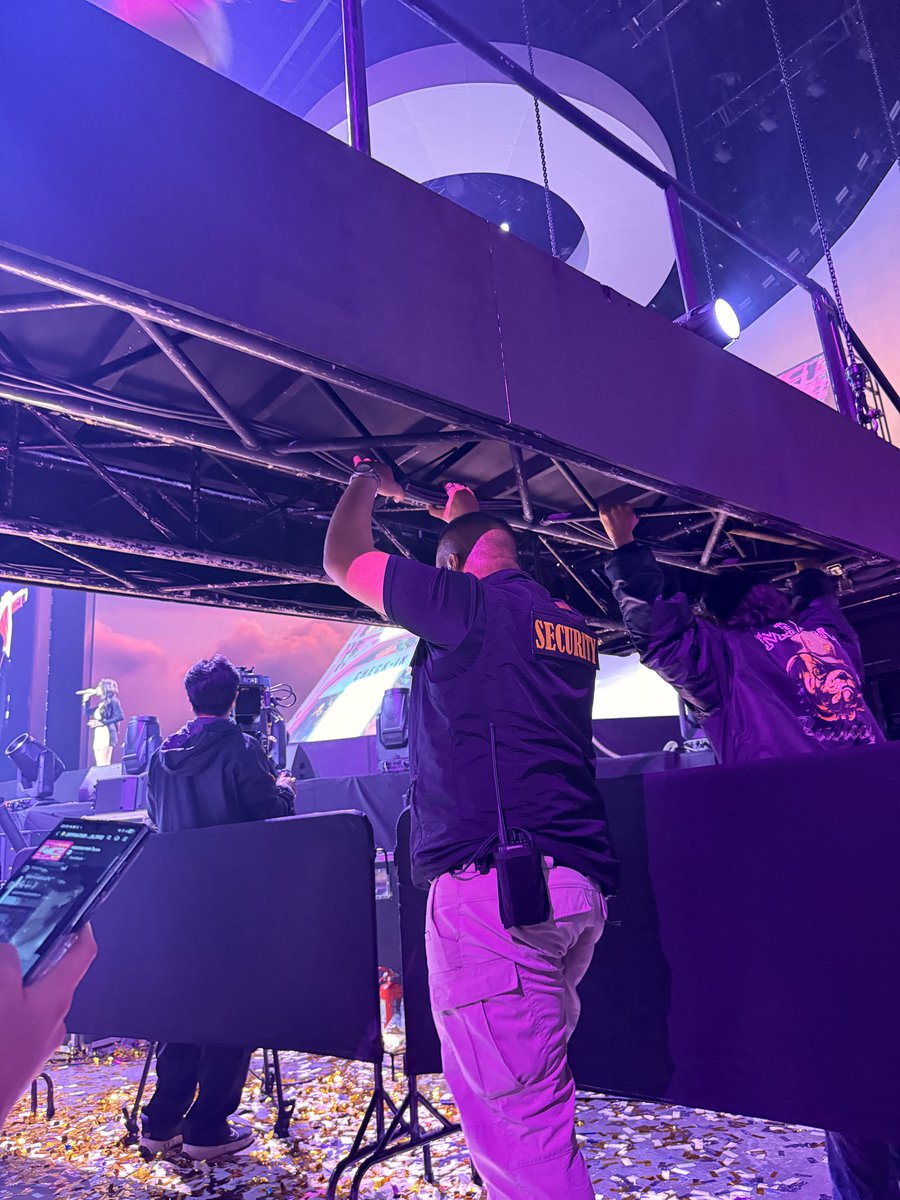 รู้สึกเหนื่อยมากค่ะหมดคำจะพูดแล้ว นั่งหน้าสุดใช่ว่าจะเริ่ด 

#THESHOWCASEFESTIVAL