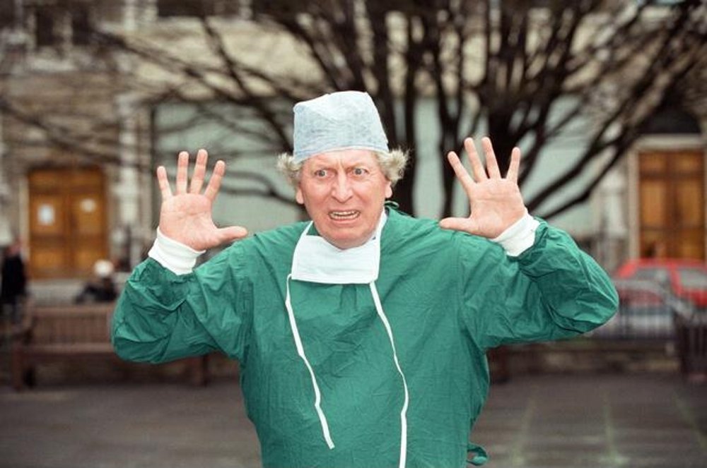 DailyTomBaker's tweet image. Tom Baker at a photocall for Medics in 1992. #TomBaker #DoctorWho #FourthDoctor