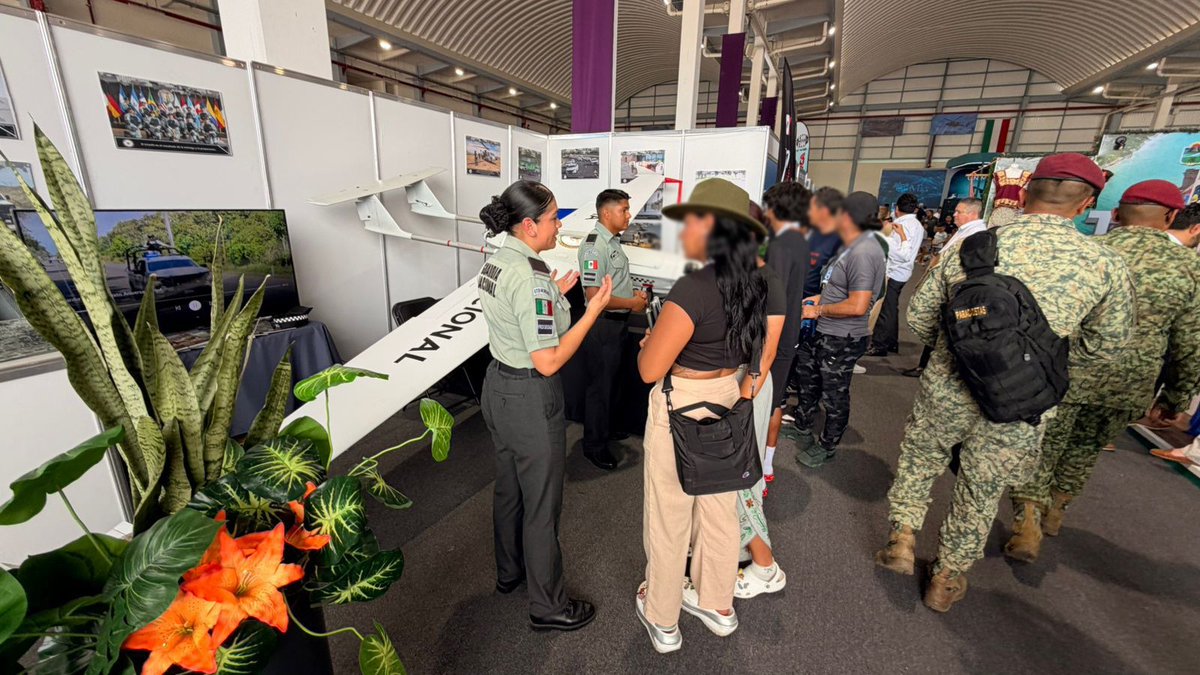 GN_MEXICO_'s tweet image. ¡Cada acción cuenta para tu seguridad! En el Aeropuerto Internacional de Tulum, en #QuintanaRoo, integrantes de la #GuardiaNacional, #EjércitoMexicano y la #FuerzaAéreaMexicana participaron en la Feria Aeroespacial Mexicana #FAMEX2026. A través de actividades de proximidad social