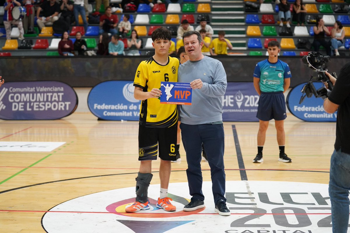 #ComunitatDelHandbol 🧡💙 tweet media