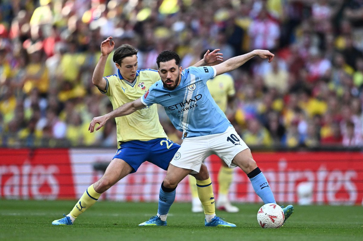 عمرو tweet media