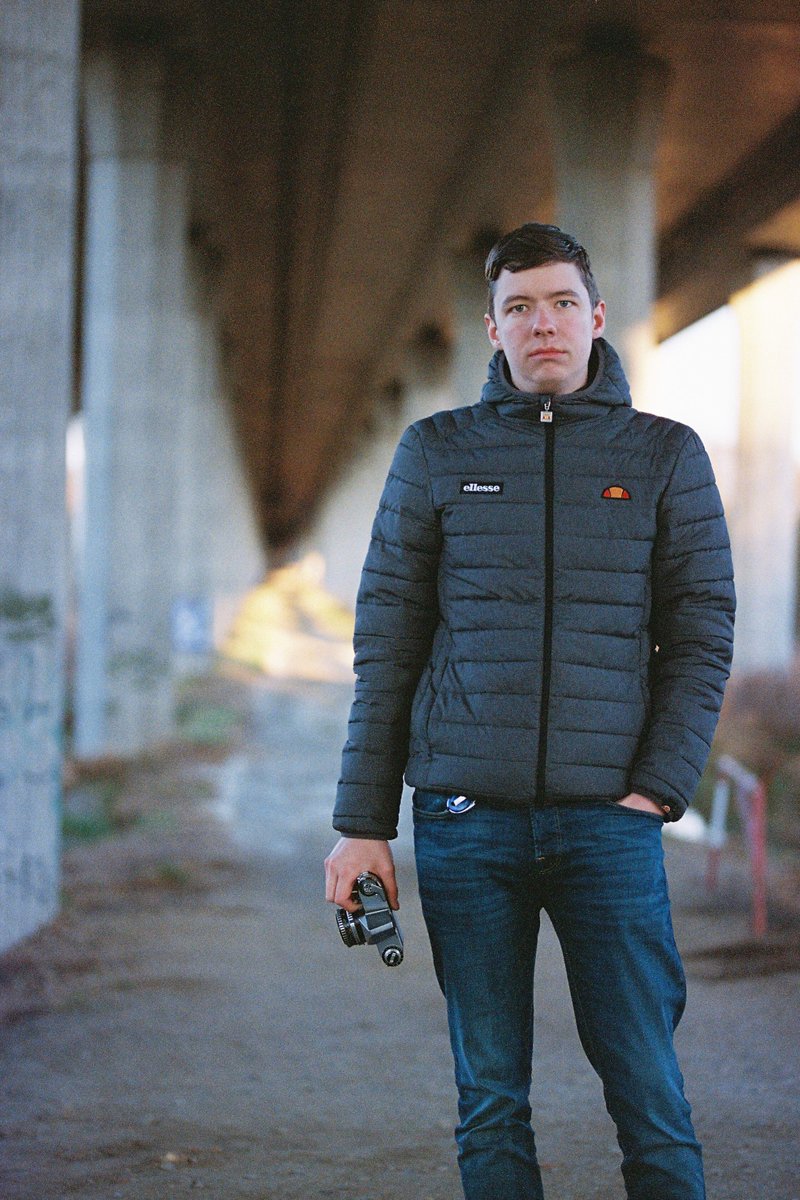 einBambi's tweet image. Hey Nico.
.
.
.
📸 Canon EOS 500N
🔎 Sigma 105 mm f/2.8
🎞 KODAK Portra 800
.
.
.
#35mmfilm #kodak #analog #analogphotography #35mm