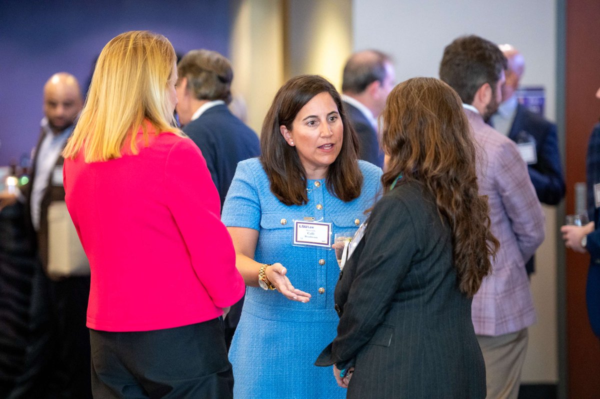 LSULawCenter's tweet image. A night to remember in Tiger Stadium! 

On April 9, LSU Law celebrated our Distinguished Alumni Award honorees with fellow alumni, family, and friends from around the country. Check out more photos from our celebration here: law.lsu.edu/galleries/ngga…

#lsulaw #lsulawalumni #awards