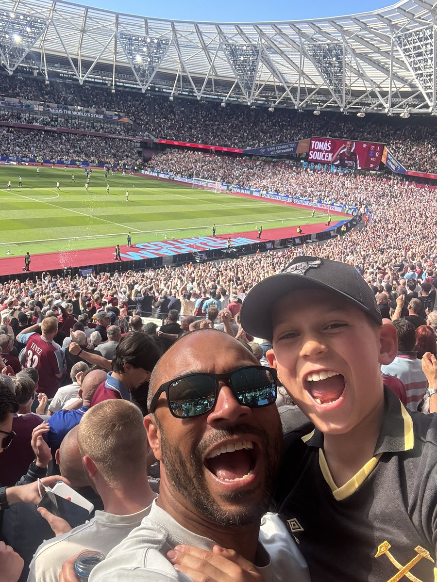ASM_sch's tweet photo. What a stressful afternoon! ⚒️ this is going all the way to the last game isn’t it?! https://t.co/DfjlabPJsp