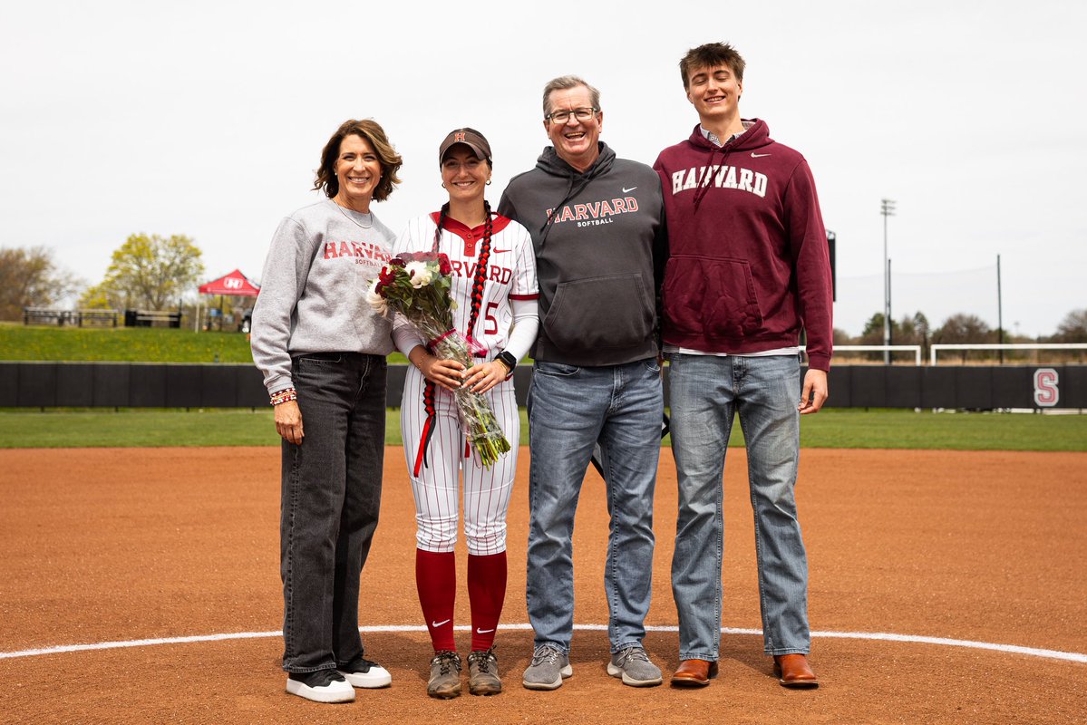 Harvard Softball tweet media