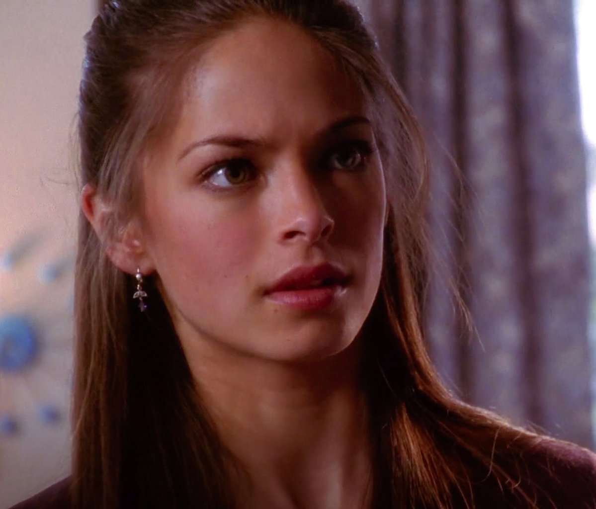 lana lang archive tweet media
