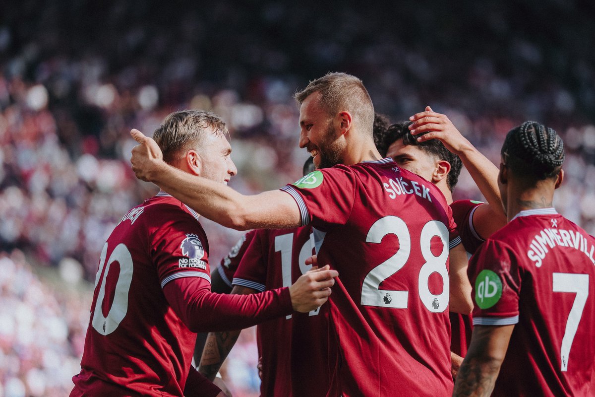 WestHam's tweet photo. Good morning, Hammers 🌅 https://t.co/DibVqAjD05