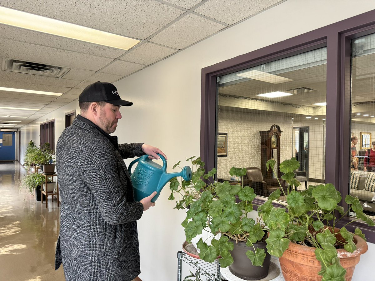680CJOB's tweet photo. @BrettMegarry already making himself at home at Fred Douglas Chateau (430 Webb Place) From plant whisperer to book club regular… Brett’s fitting in just fine. Open House TODAY from now till 3pm! https://t.co/WBP7WAcIQg