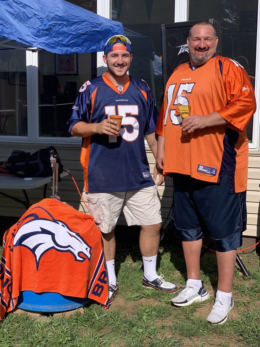 tles32's tweet photo. @KOAColorado @BroncosRadio @AnthonyRod33 @redwardsradio @AllbrightNFL @NickFerguson_25 @Zach_Segars @davejtepper #sweepstakesentry https://t.co/fI6nuZHbAn