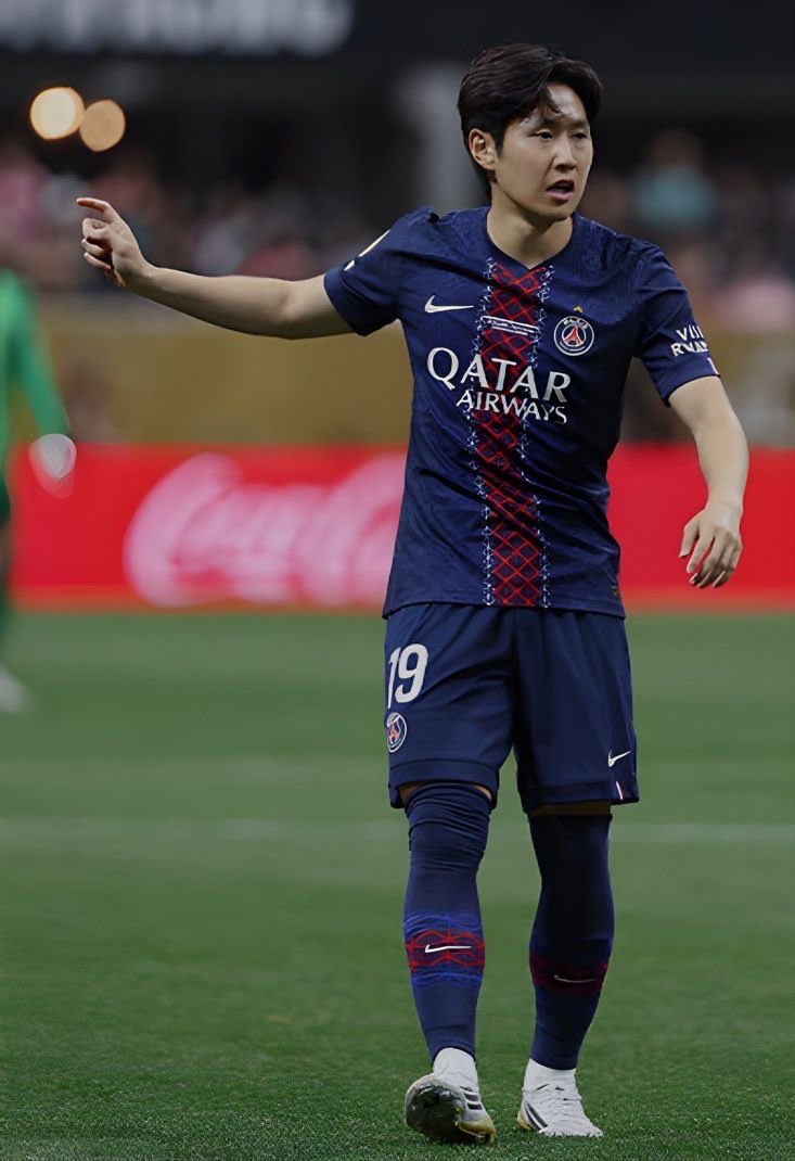 𝑨𝒀𝑴𝑨𝑵 🇩🇿 tweet media