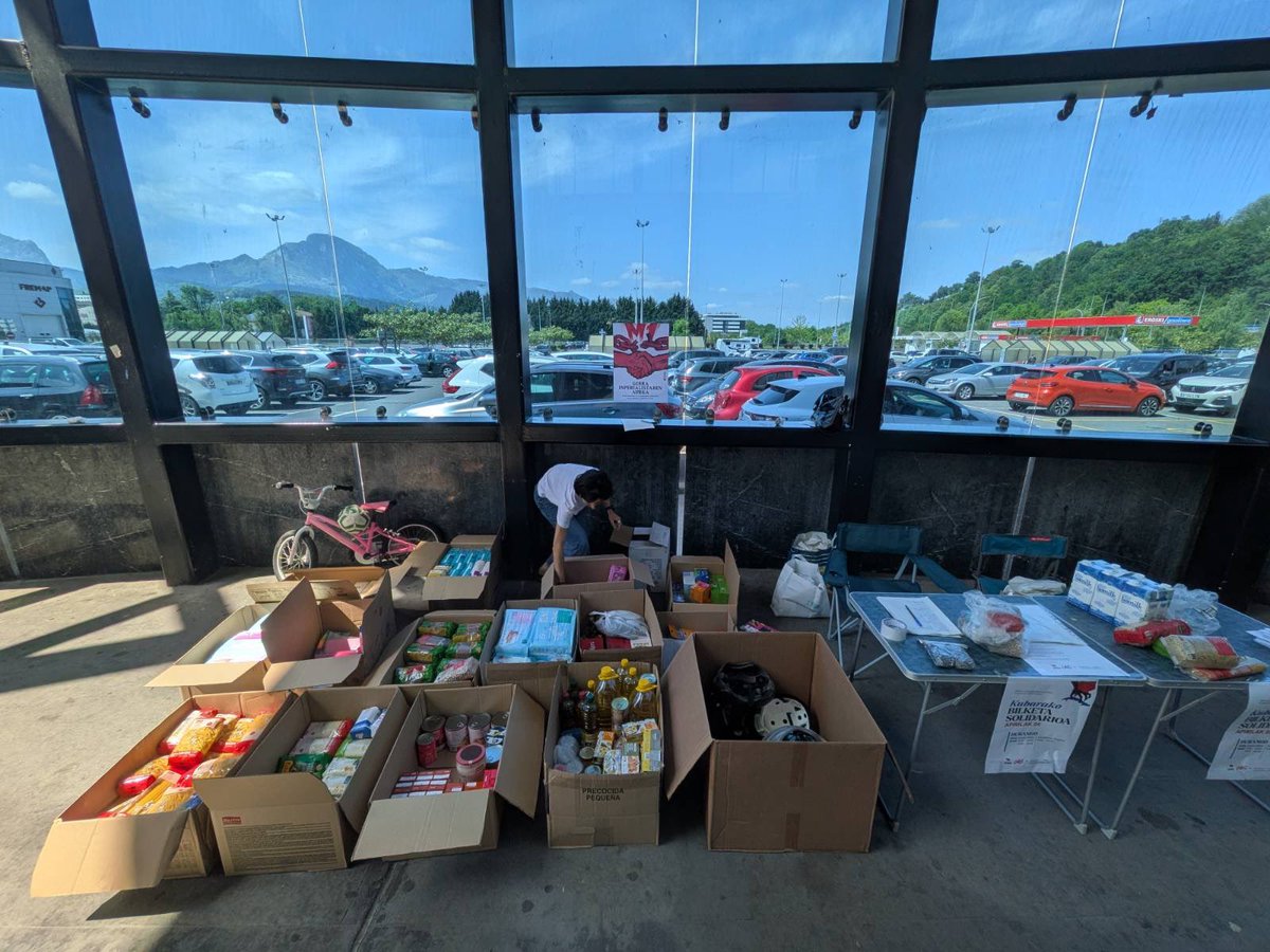 Kontseilua_Dur's tweet photo. 🇨🇺 Gaur Kuabrako bilketa solidarioa egin dugu durangaldean.  Mila esker ekarpena egin duzuen guztioi.

Blokeo inperialistaren aurrean, Kubarekin elkartasuna! https://t.co/8OhUTLmNWp