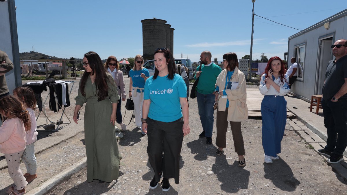 albania_unicef's tweet photo. We also joined Youth Ambassadors, leading awareness activities in outlying neighborhoods - proof that peer-led outreach works. 🌱 https://t.co/AOmhhjlXNf