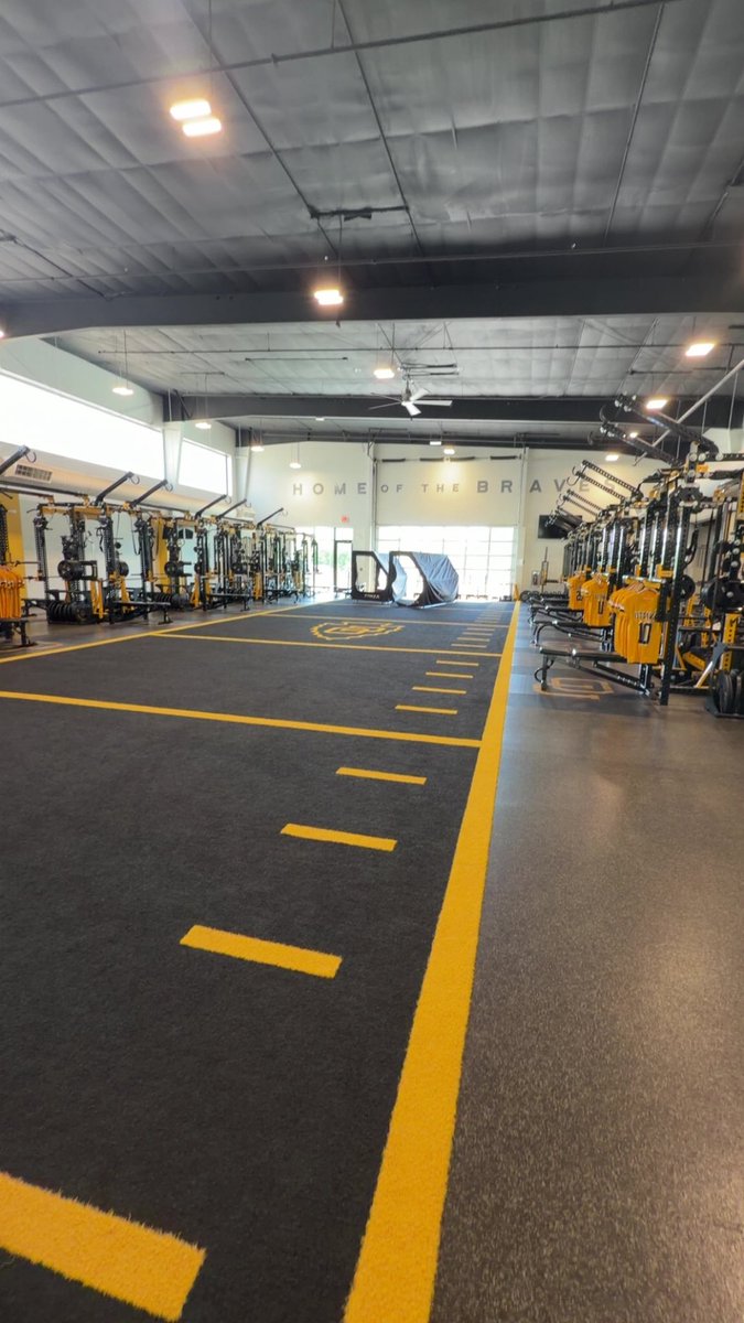 AndrewPullen27's tweet photo. Thank you to @OttawaBravesFB for having me out today!! Had an amazing time seeing the facilities and meeting the coaches!!

@CoachJRupnow @CoachNickDavis 
@CoachSCDub https://t.co/B0E82SE3x6