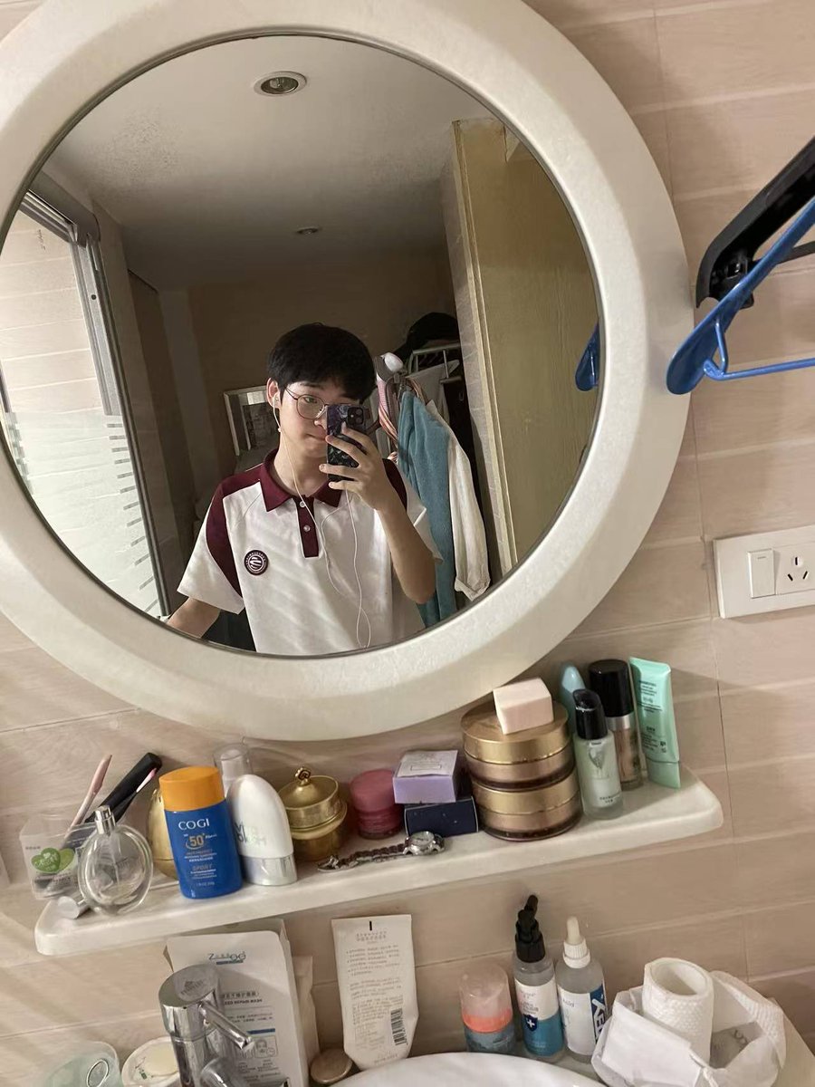 曾经迷人的应老师 tweet media