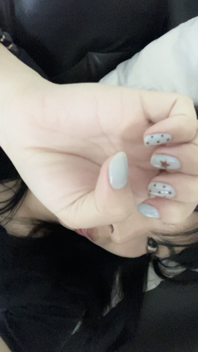 ขออวดเล็บหน่อยด้ะมั้ย…໒꒱