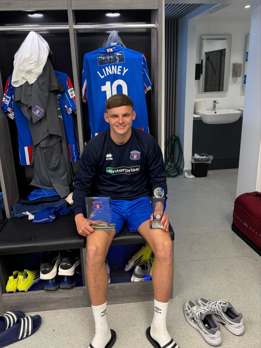 Regan Linney tweet media