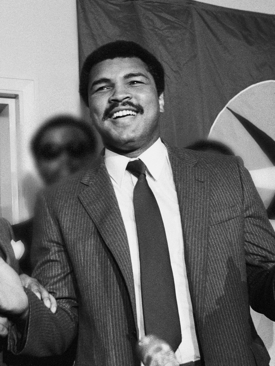 MuhammadAli's tweet image. “My greatest privilege in life was becoming a messenger of peace and love.”

#MuhammadAli #Icon #AliQuotes #PeaceAndLove #ChampionLegacy #TheGreatest