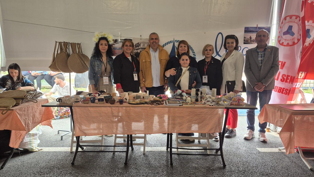 CesmeIlce's tweet photo. 15.Uluslararası Alaçatı Ot Festivali; lezzetlerin yanı sıra dayanışma ve üretimin de buluşma noktası. Festival kapsamında sivil toplum kuruluşları ve dernekleri ziyaret ettik. Emek veren tüm yapılara teşekkür ediyor, bu birlikteliğin artarak sürmesini diliyoruz. https://t.co/o7se64JyR5