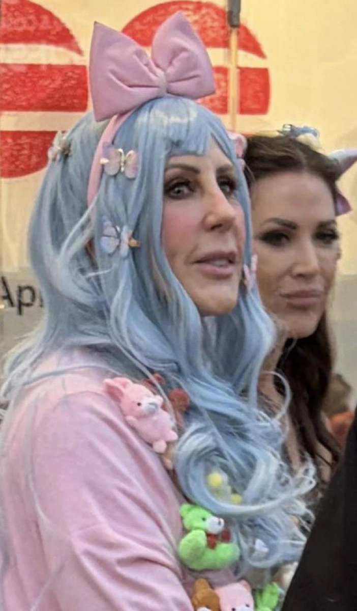 Chris (formerly YOLANDA PARODY) tweet media