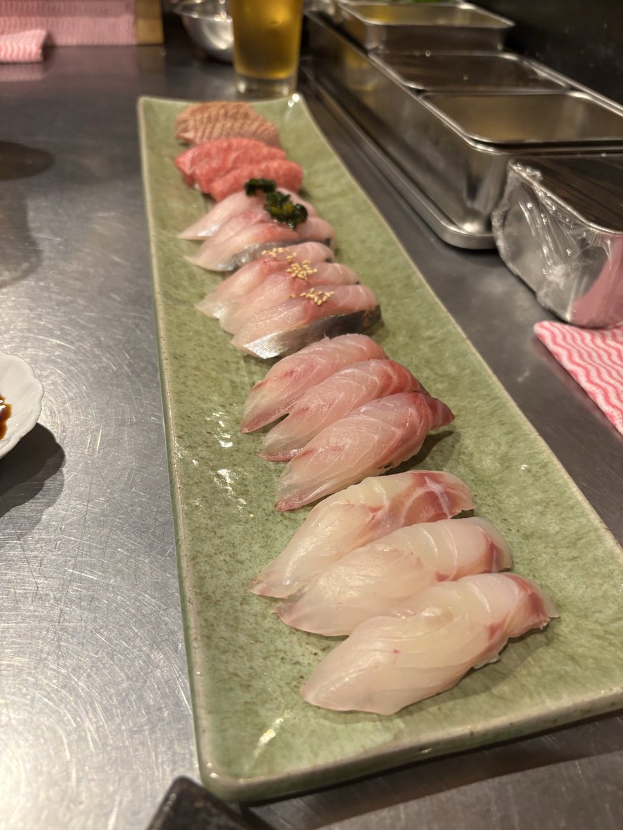 nicho_me2_2's tweet photo. バイトさんのお誕生日が近いので店長が握ってくれました😍美しすぎるっ🤤幸せでした✨GWまだまだ空きあります🙆‍♀️ご予約お待ちしております🙇‍♀️
#二鳥目 #上諏訪 #居酒屋 https://t.co/Xx46fMVe3h
