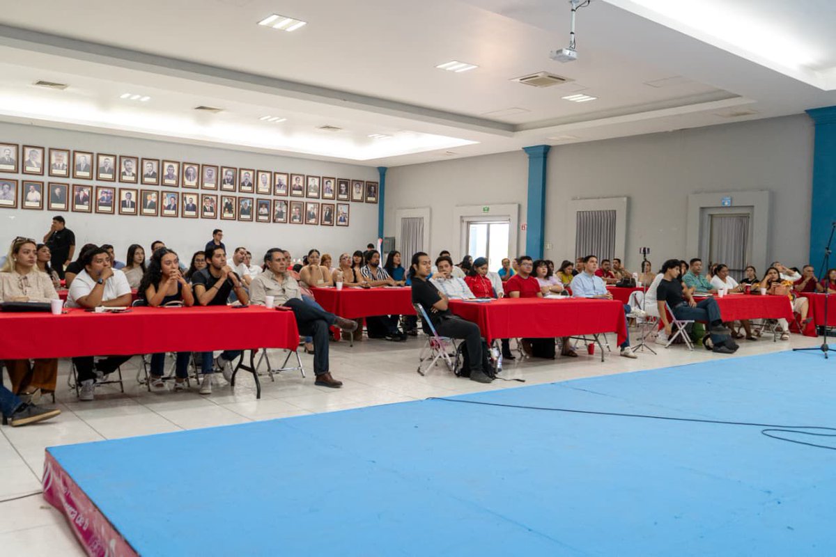 BetzyPinzon's tweet image. 2️⃣ Sesión de la #Escuela Estatal de Cuadros 👩‍💻📖

Somos #PRI 🇲🇽

#Capacitacion #curso #politica