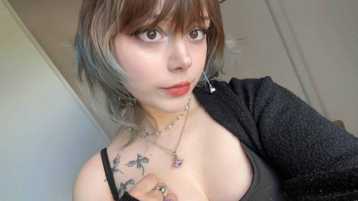 haru tweet media