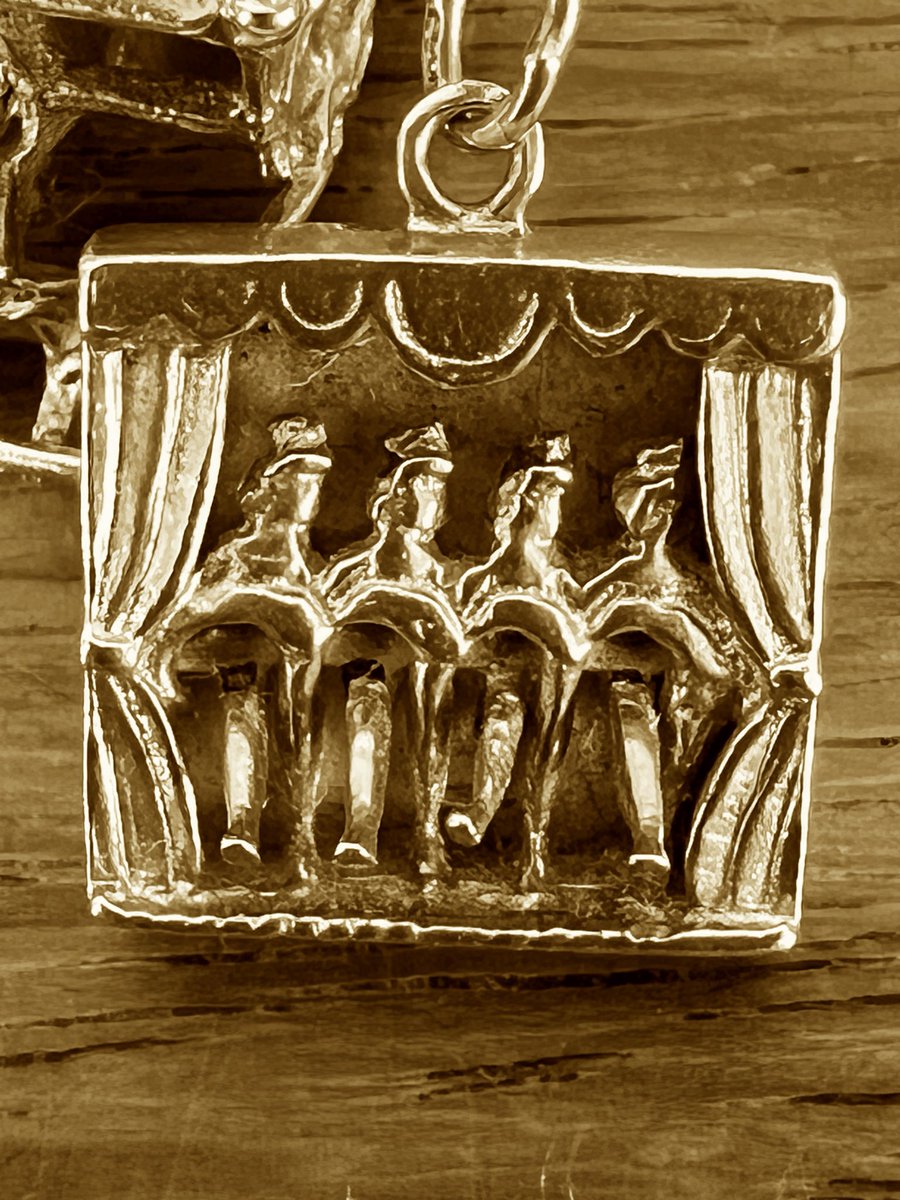 CatoCrane's tweet image. @buyingbritish Have You Had a Charmed Life ?  A Small Fortune on Your Wrist ?  @shrewsmorris  @JuliaMirylees @LivEchonews @WestKirbyToday @HoylakeRNLI @RNLI @liverpoolphil @WooltonGolfClub #Gold #Charms  #Bracelets @Audefledis @welcome_dogs @Knutsforddirect @MyDigitalWirral