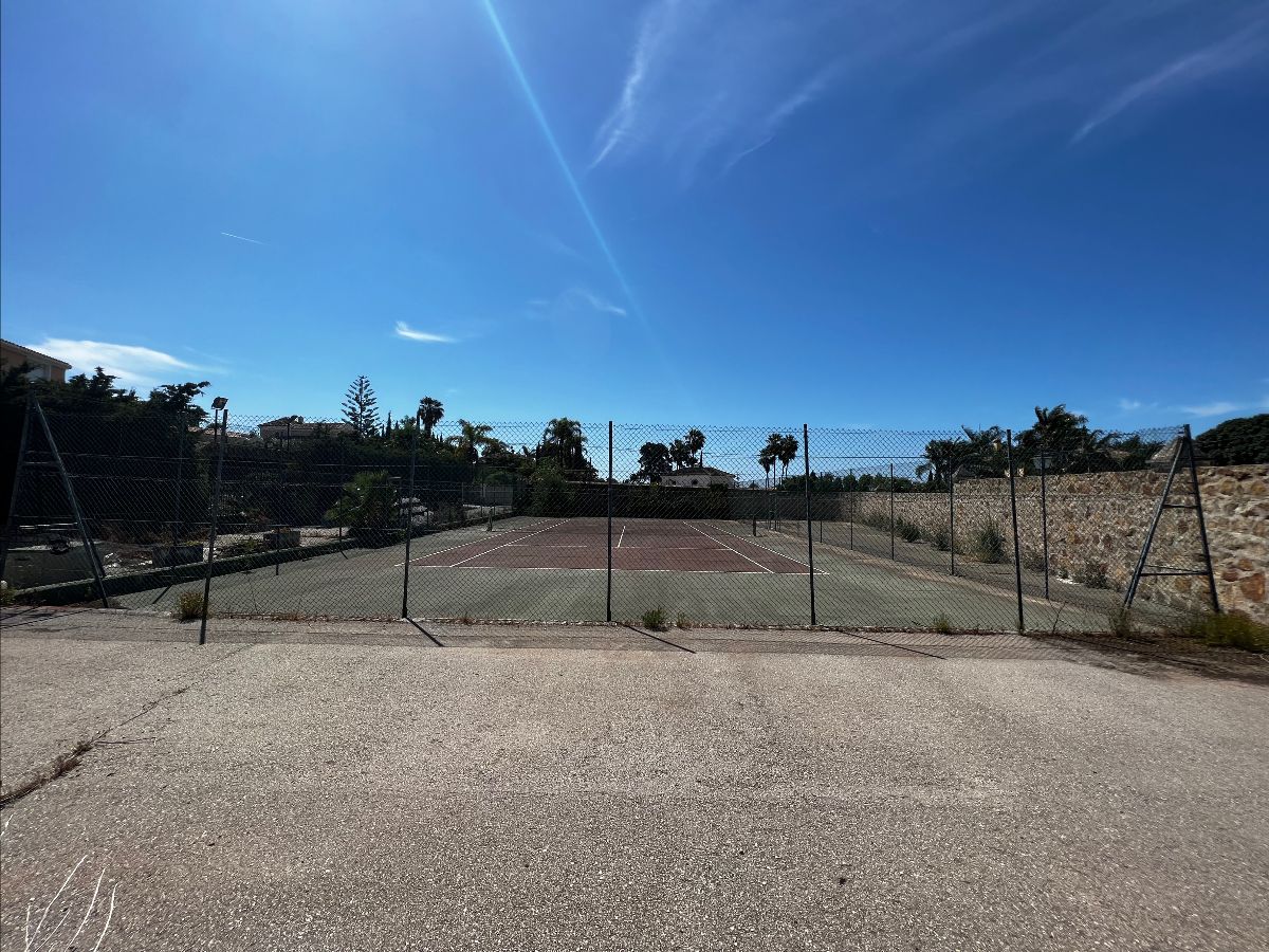 KMSProperty's tweet photo. Beachfront studio superb rental investment on New Golden Mile, Estepona €185,000 - https://t.co/JQEzdUJjo6 https://t.co/OGA8SrUDZx