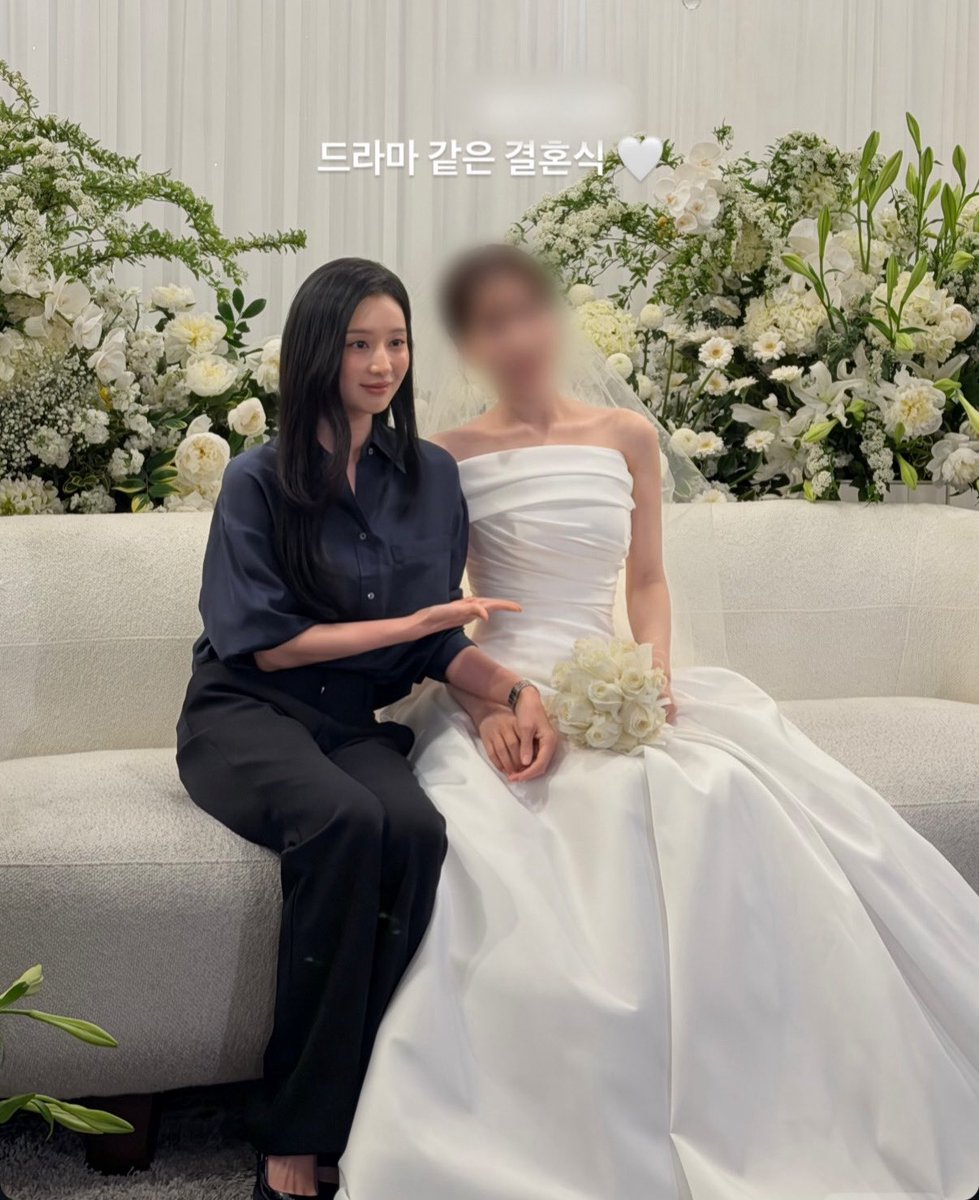 헤어쌤 결혼식 간 김지원 사진 떴다!!!!♡