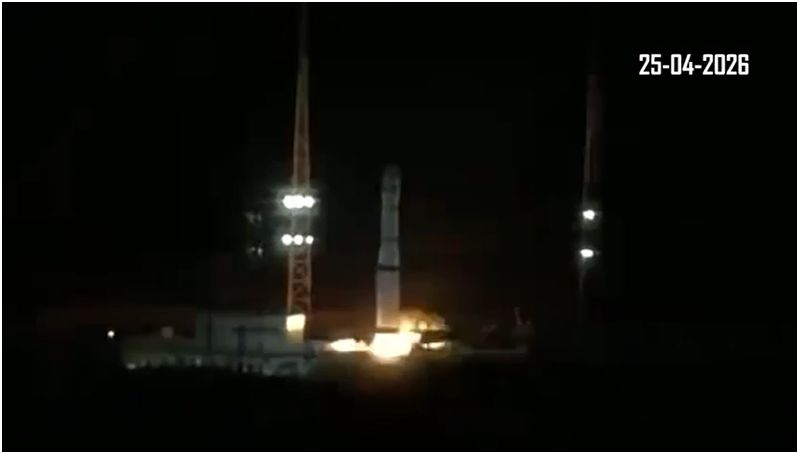 DostiFM98's tweet image. الیکٹرو-آپٹیکل سیٹلائٹ (EO-3) کی کامیاب لانچنگ

پاکستان کے خلائی تحقیقاتی ادارے سپارکو نے مقامی طور پر تیار کردہ الیکٹرو-آپٹیکل سیٹلائٹ (EO-3) چین کے تائی یوان سیٹلائٹ سینٹر سے کامیابی کے ساتھ لانچ کر دیا، جو ملک کی خلائی صلاحیتوں میں ایک اور اہم سنگِ میل ہے۔
#Satellite #China