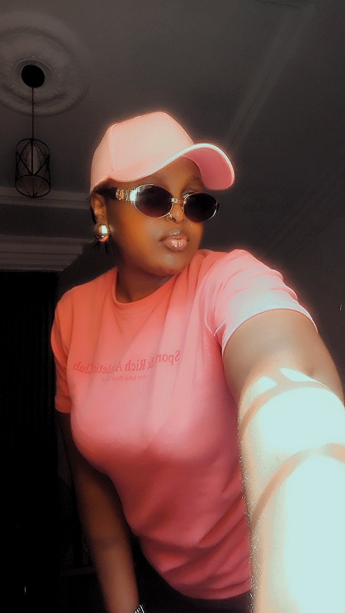 EstherBabale2's tweet image. Tgif 💃 who's looking to make new friends? #friends #trending
#EstarcityProperties #happyweekend