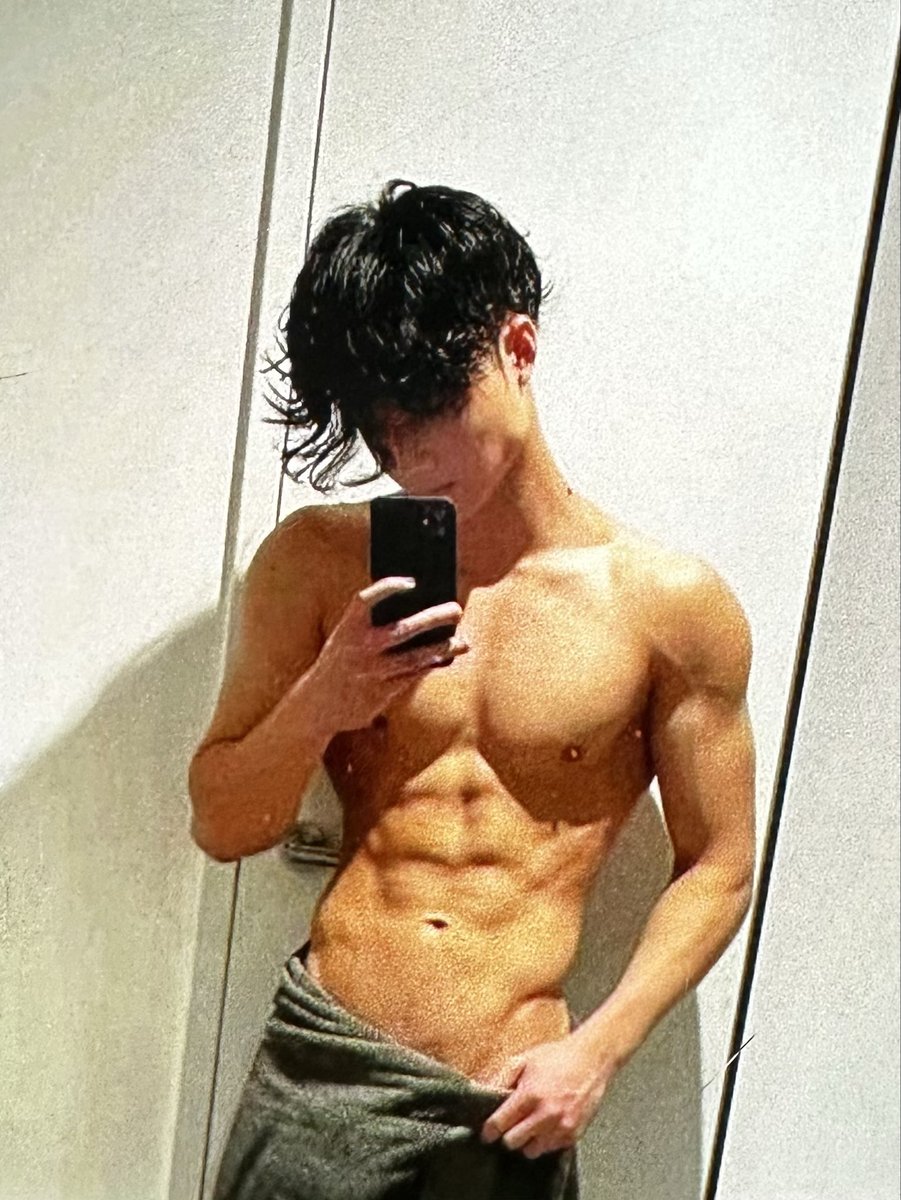 JohnathanL69694's tweet photo. FCKKKKKK DOES ANYONE HAVE HIS NUDES / LEAKS PLEASE SHAREEEE https://t.co/CPzUCBeXAe