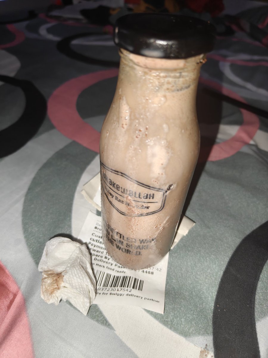 KushaalA's tweet photo. Hey @Swiggy @SwiggyCares, this is how you deliver food now? Received a complete mess with food spilled everywhere. It’s absolutely pathetic and unhygienic. I’m not paying for this disaster. I need a FULL REFUND immediately!

Order ID: 236103723017542
#Swiggy #CustomerService https://t.co/wn80j8VjpD