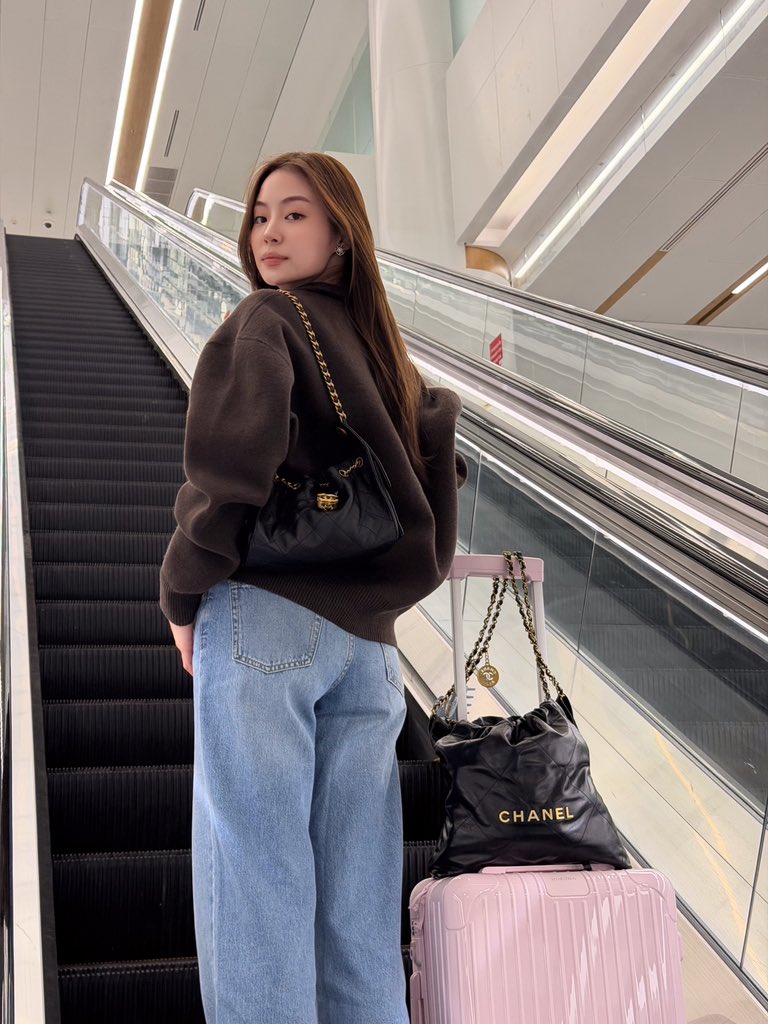 หมิว ณัชชา เตรียมเดินทางไปร่วมชมโชว์คอลเลกชั่น Cruise 2026/27 ของ CHANEL ณ Biarritz

#WWDThailand
#CHANELCruise
#CHANELShow #หมิวณัชชา