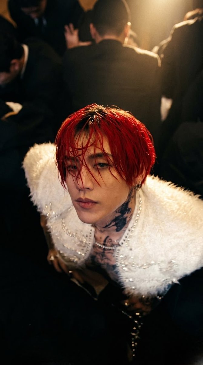 vantae; -160 tweet media