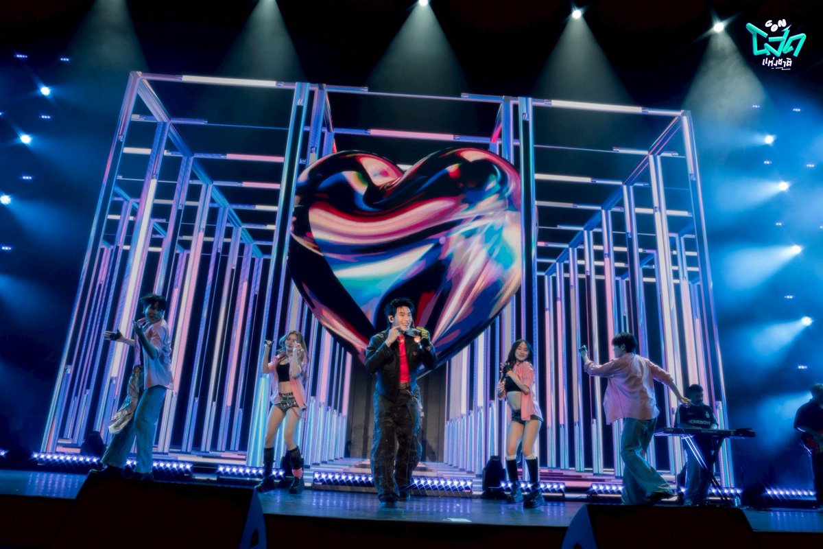 consodfest tweet media