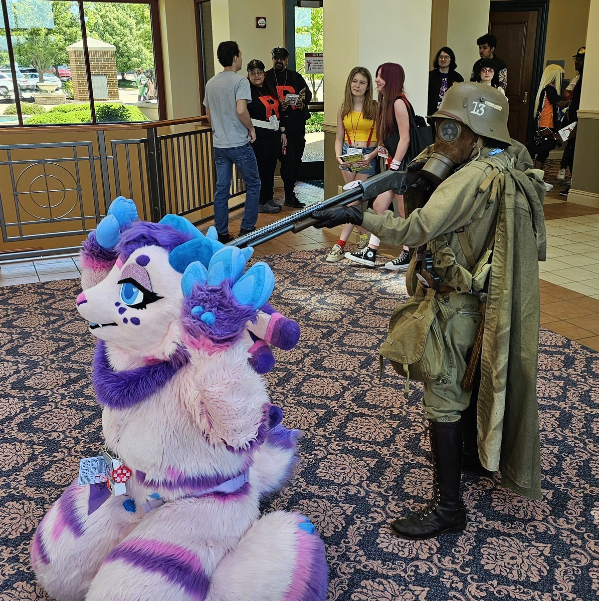 At the anime con is crazy 😳