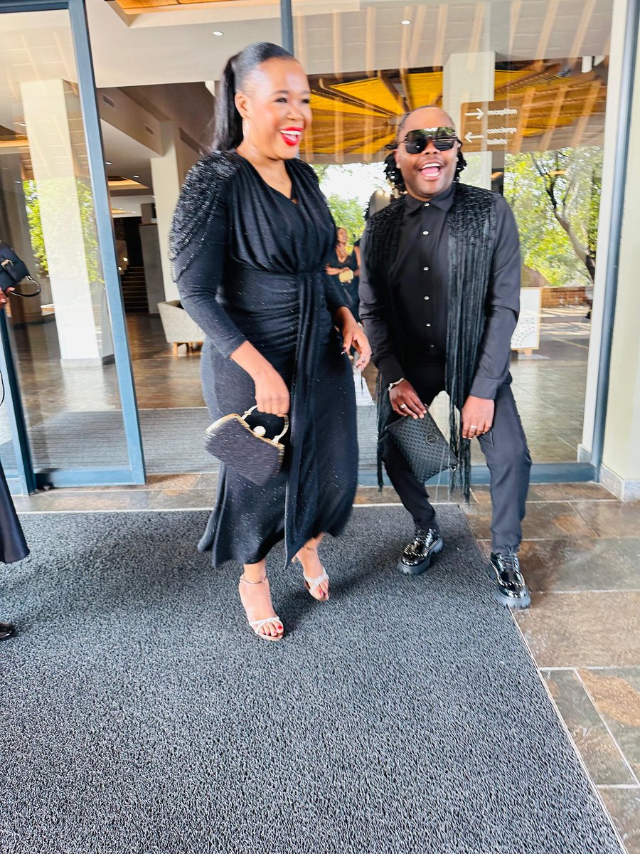 Satjha B*🔥🐝🇿🇦 tweet media