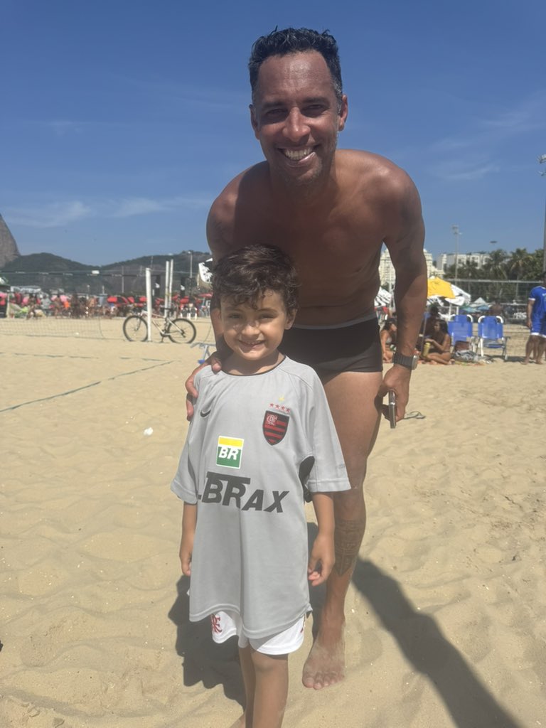 Ele segue desbloqueando camisas 7 históricos do Flamengo…