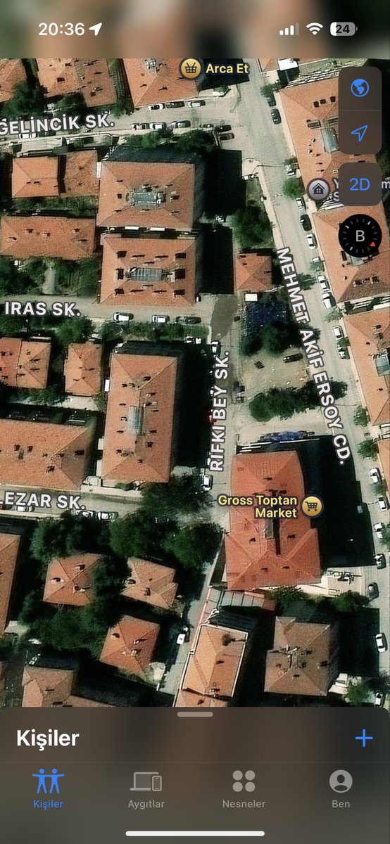 ppinaarkayaaa's tweet photo. Bugünkü işsizliğimi söyle anlatayım üniversitede kaldığım evi haritadan bulup gezdiğim sokaklara tek tek baktım ahahahshsh https://t.co/DFarufQBin