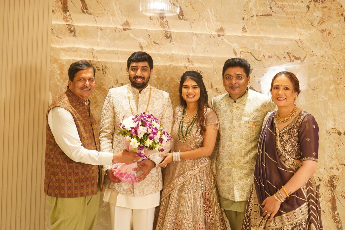 MPLodha's tweet image. Attended the pre-wedding celebration of Shri Hiten Motani’s son, Kunal Motwani, held at Krishna Palace Hotel, Mumbai.

Wishing the entire Motani family continued happiness and success.

#Wedding #MPLodha