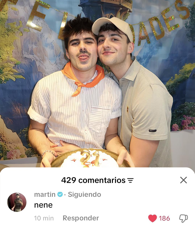 dranadegales's tweet photo. Cómo estará @SoyDavidInsua, espero que alguien recuerde sacarle la cabeza del cubo de la fregona después de esta decoloración gratis que se ha llevado... https://t.co/O4r7TCWPFY