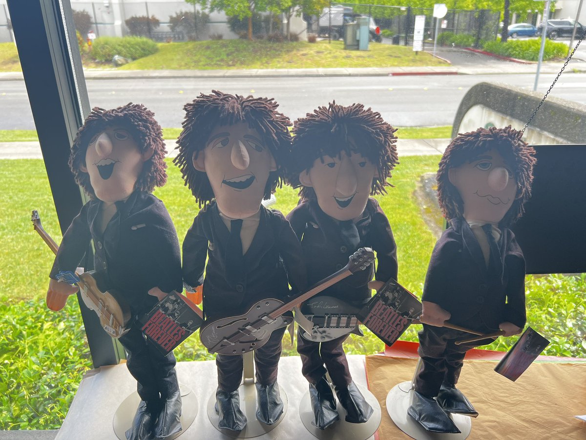 StuffKeithBuys's tweet image. Had a lot of small flips this week.  Sold these guys for $100.  😂