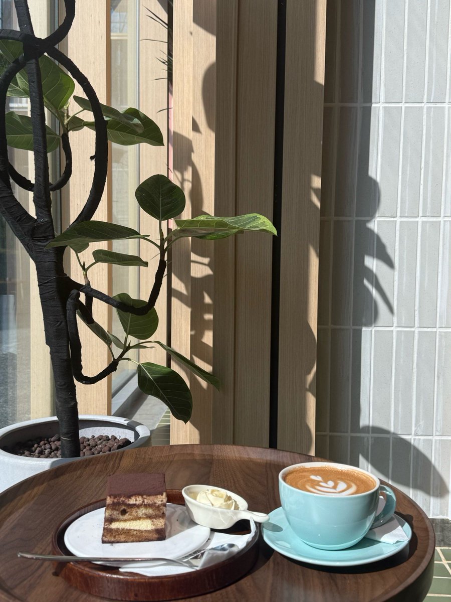 Marguerite Higgins tweet media