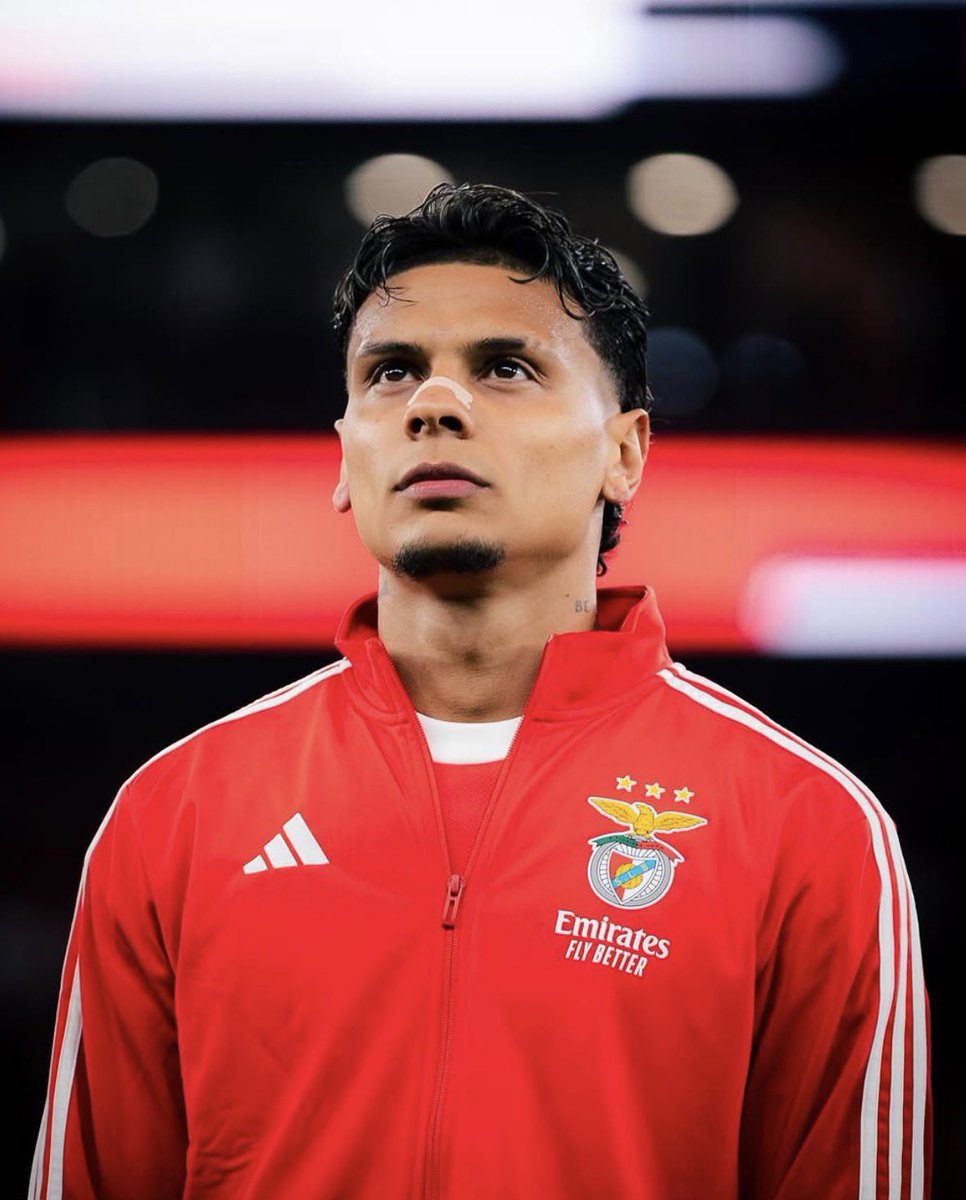 Para primeira temporada na Europa… nada mau.

Foi melhorando imenso, para mim é titular indiscutível.
