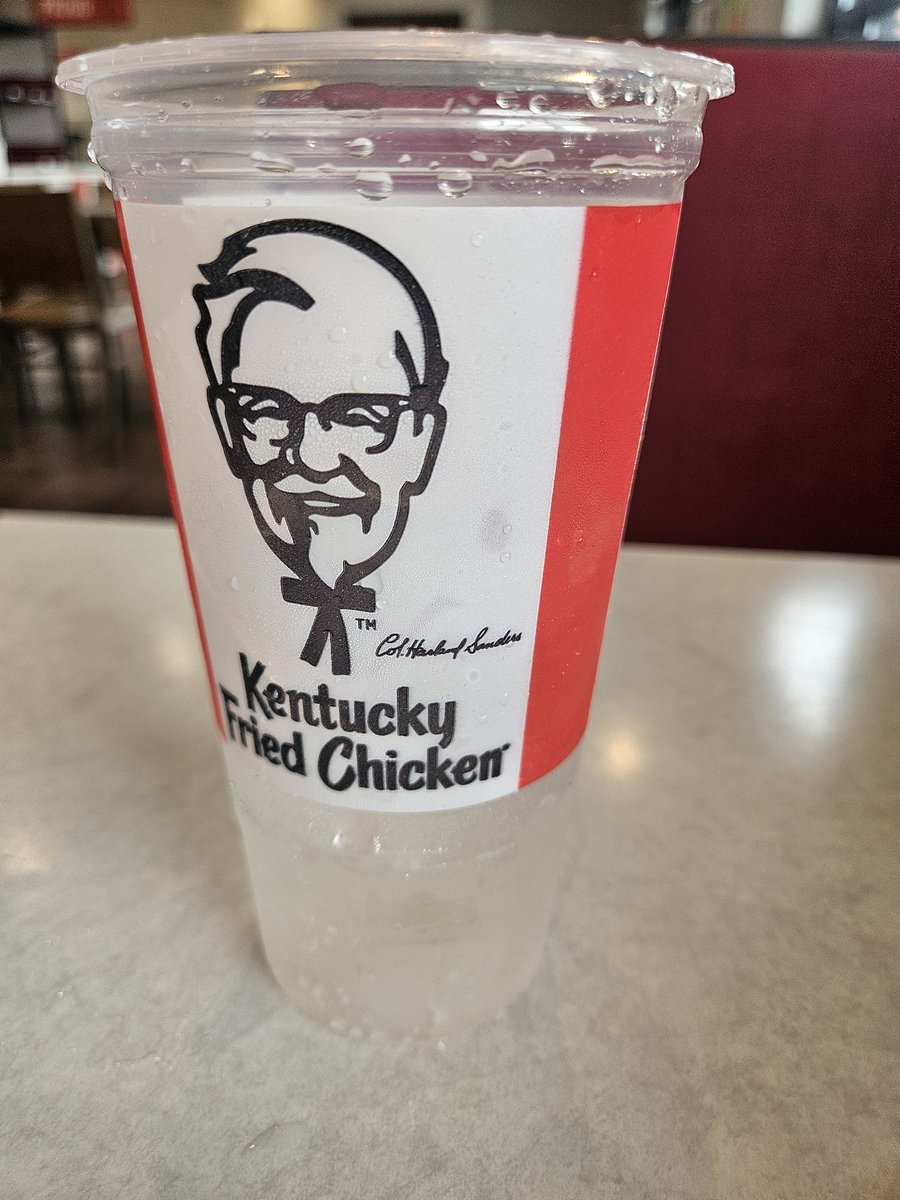 MrPolit52087153's tweet image. @kfc I've just gotten in the habit of bringing back my own cup. You obviously can't train your staff to ever offer the paid for drink cup or condiments before they dart back into the kitchen after sliding that order out.  #georgia #brunswick