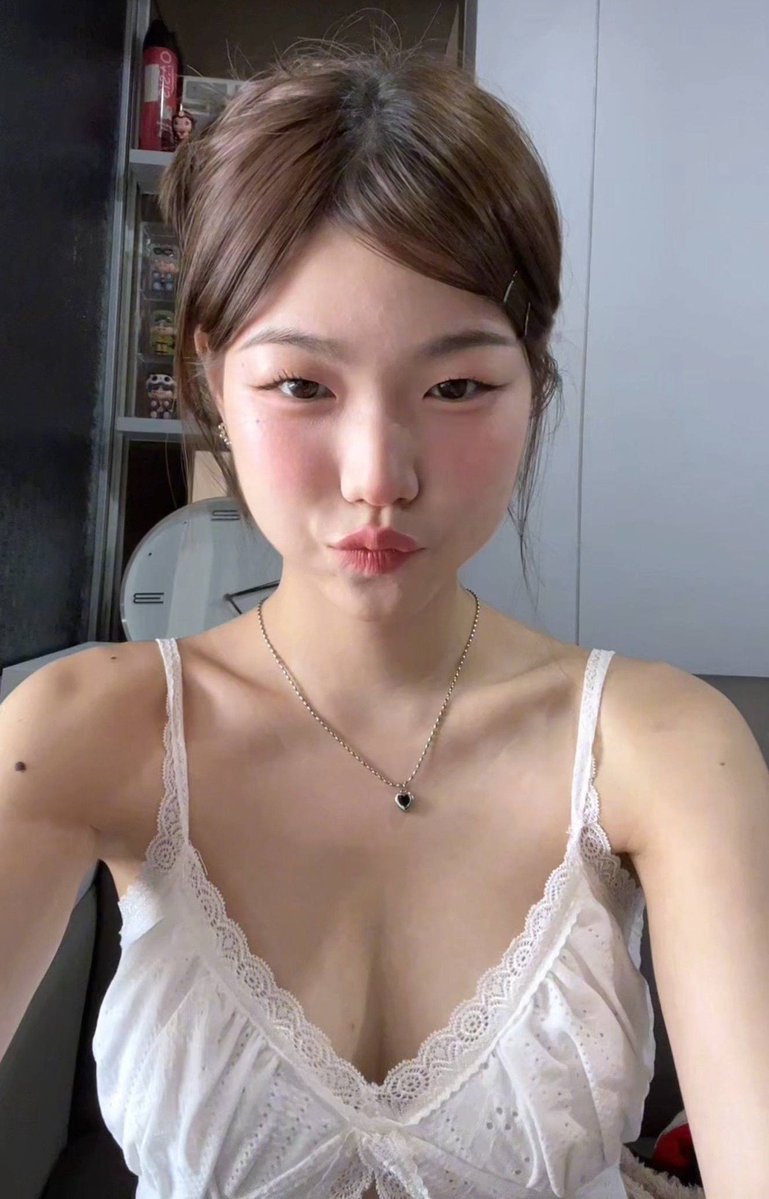 โมจิ ୨ৎ tweet media