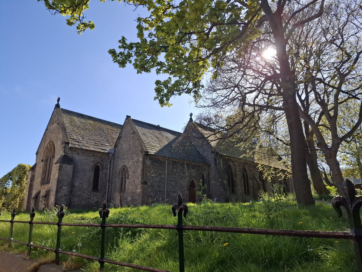 devereux1655's tweet image. The shadows of trees and church’s - rather magical ⛪️🌳✨#church #trees
