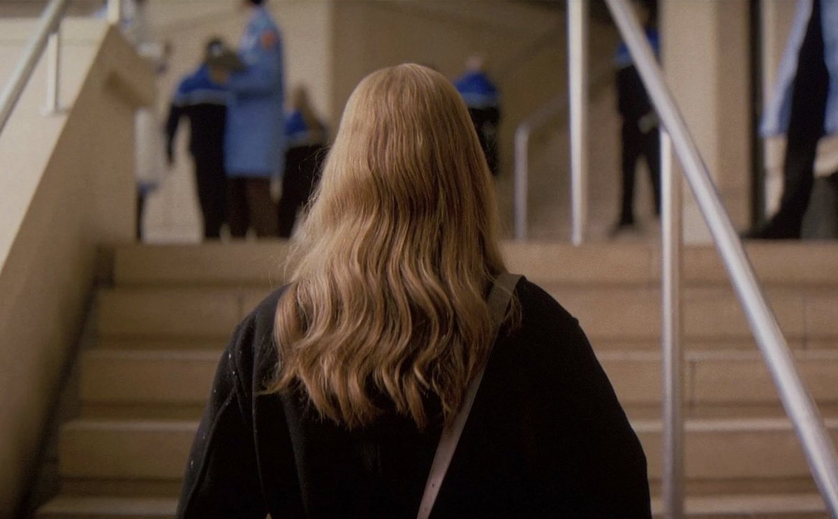 HeirPlain's tweet image. this shot is so important to me stratt literally stands out in every scene she's in because she's literally God #bye
