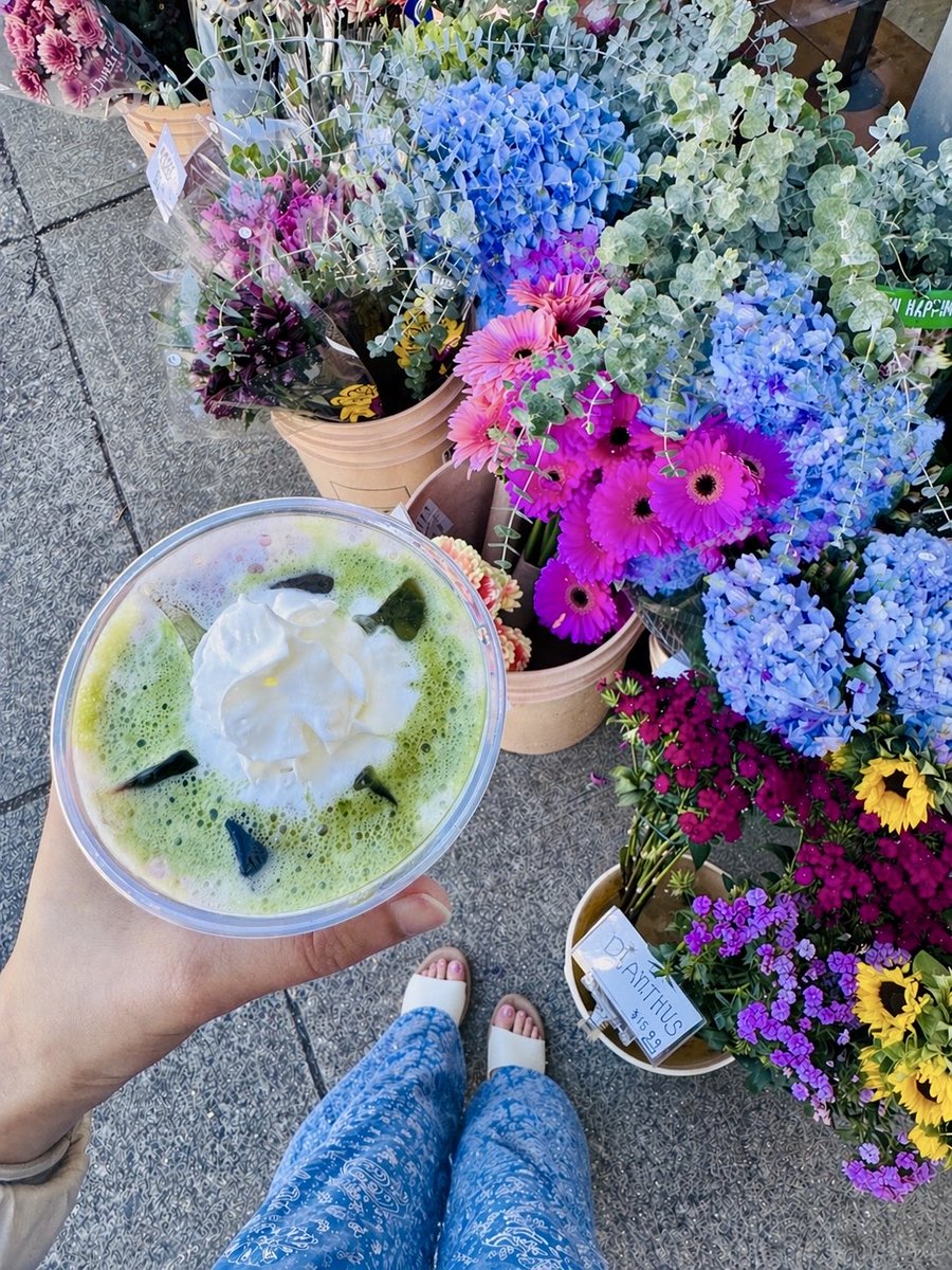 PBK_84's tweet image. In awe of spring. This is your sign to enjoy the moment and stop to smell the flowers.🌺 #renewal #hope #resurgence #matchalover